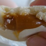ベージュ アラン・デュカス 東京 - 【マカロン】キャラメルソース断面