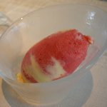 ベージュ アラン・デュカス 東京 - 「アーモンドとピスタチオ」