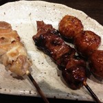 やきとりひびき庵  - 鶏もも塩＋レバタレ＋つくねタレ