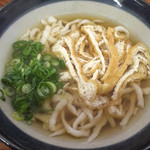 うどん！麺が讃岐とは違います。