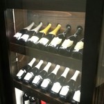 いかの墨 - 入り口付近のワインたち