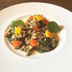 カーサ・デル・チーボ - 車海老を詰めたイカスミ生地のラヴィオリ ムール貝のラグー和え