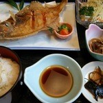 《270918》カレーの唐揚げ定食、７００円台。