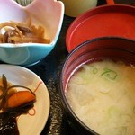 満潮 - 《270918》みそ汁、小鉢漬け物が付きます。