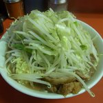 ラーメン二郎 - ラーメン小（ヤサイニンニク）上から