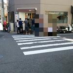 四川麻婆専家 辣辣 - (2015.10.6再訪) 11:20到着｡既に5名が並んでおられます～(汗)