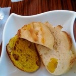 ウコンとナッツ、パイナップルとココナッツ、ドライマンゴーとクルミ
          
          全部いただきましたが(笑)、