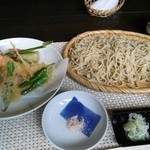 蕎麦 阿き津 - 天せいろ蕎麦。
