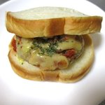 手作りほかふかパン メルシー - トマトとチーズのハンバーガー！(2015,09/26)