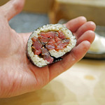 初音鮨 - ６種の鮪を使った巻物