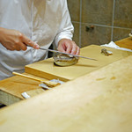 初音鮨 - 房総産アワビ