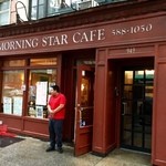 MORNING STAR CAFE - ワインレッドがオシャレな外観！