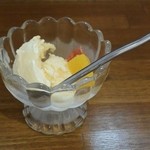 ユンタン カフェ - サービスのアイスクリーム