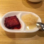 石頭楼 - 薬味：腐乳とおろしニンニク