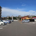 コメダ珈琲店 - 広い駐車場