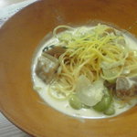 フォーティーセブン・キッチン - そら豆×自然飼育の鳥肉×レモンクリームパスタ