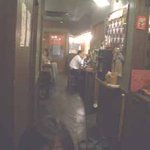 ぢどり長屋 - 奥の座敷から入り口を見た店内