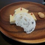 エランズカフェ - 山羊のチーズケーキ。