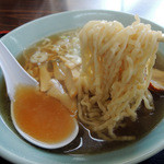 塩苅食堂 - 2015年9月22日(火・祝)　中華そば(600円)　自家製麺リフト