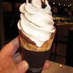 Godiva Cafe - 2015年のソフト･サーブ(ホワイト･チョコレート･バニラ･ビーン)＄6.00