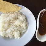 42754255 - ご飯にパパドが刺さってます、チキンカレー