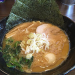 クリーミーTonkotsuラーメン 麺家神明 - とんこつラーメン