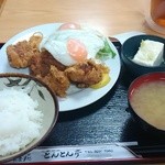 とんとん亭 - 唐揚げ+目玉　半ライス　800円