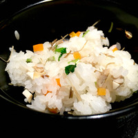 懐石料理 はし本 - かやくご飯。
                  (=ﾟωﾟ)ﾉ