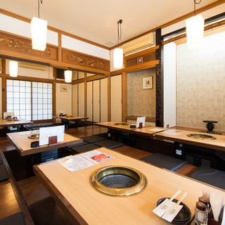 仕事仲間との宴会には、掘りごたつのお部屋が最適です