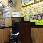 ラーメン ミート - 201510 ミート 店内（座席より右まわり）→給水機