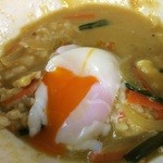 ラーメン ミート - 201510 ミート ★カレーラーメン丼（990円）★「温泉たまご」投入(^-^)/