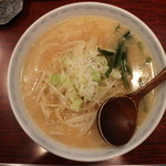 ラーメン 菜香 - 味噌ラーメン(700円、真上から)