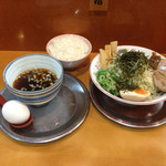 とんこつらーめん ひかり - 2015年9月
      季節限定
      つけラー麺