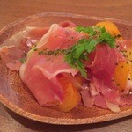 ロッカビアンカ - 生ハムと柿のアマレット風味