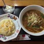 Gyouzashuka Heitaishou - 味噌ラーメン+半炒飯¥500(日替ランチ)