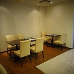 グリーチネ - すっきりモダンな店内