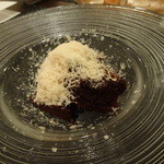 グリーチネ - チョコラータとビスケットとチョコレートのジェラート