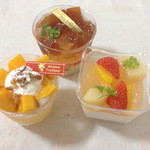 フレシュール - マンゴーはムース、思った以上に美味しかったレモンティー、ヨーグルト感バッチリなフルーツヨーグルト