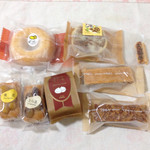 Patisserie NOEL - 焼きドーナツレモン、西条の栗、ヌス、フロランタン、栗のケーキ、栗豆と虎豆のケーキ