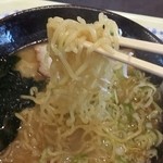 ラーメン ビギン - 麺アップ