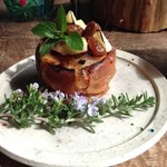 ハクナマタタ - じっくり焼き上げた焼きリンゴ