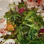 ドメイヌ ドゥ ミクニ - 平成２６年８月３日　前菜の「北海道産・帆立貝とウニのサラダ仕立て　トマトビネガー風味、黒オリーヴとパプリカの香り」