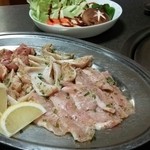 東京苑 - 鶏肉と豚肉