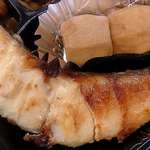 たまや - たまや ＠板橋本町 自家製 幕の内弁当 主菜の脂が乗ったでっかい鰆の西京漬け焼きと副菜の里芋の煮物