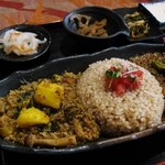 旧ヤム邸 空堀店 - カレー膳　@880