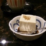 天ぷら わかやま - デザートは胡麻プリンを頂きました。仄かな甘味の上品な味わいです。