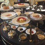 ガストロノミー ジョエル・ロブション - 洋菓子屋さんが移動しているようです。