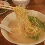 らーめん厨房山や - 極細麺です！