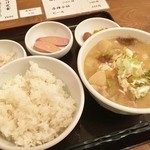 吉田とん汁店 - とん汁定食