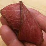 初音鮨 - 中トロの漬け　薄切り2枚